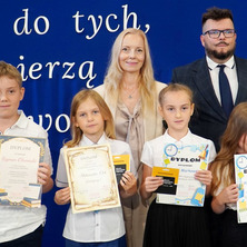 Uroczyste zakończenie roku szkolnego. Uczniowie uhonorowani