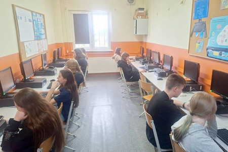 fot. Szkoła Podstawowa im. ppor. Marka Uleryka w Dziewierzewie